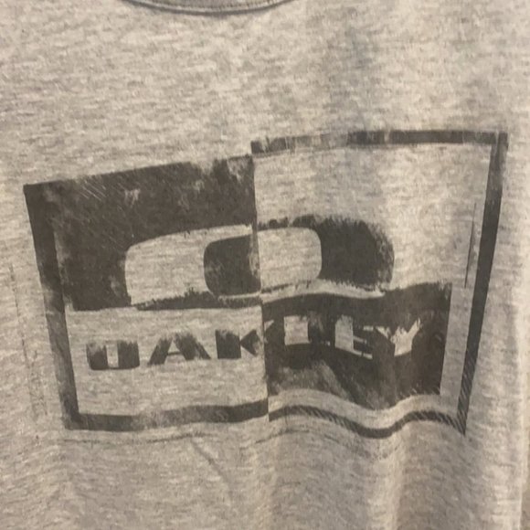 Oakley gray sleeveless tank top size small - Picture 3 of 8